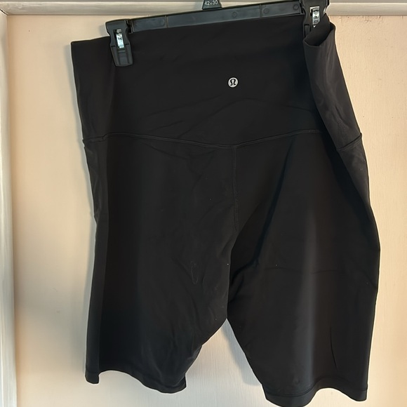 Lululemon align black bike shorts size 18 - Picture 2 of 4